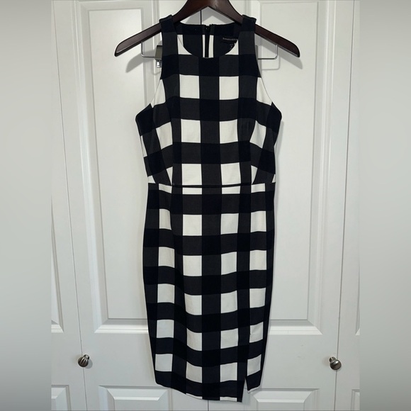 Banana Republic Dresses & Skirts - Banana Republic Sleeveless Checkered Midi Dress Size 8P NWT